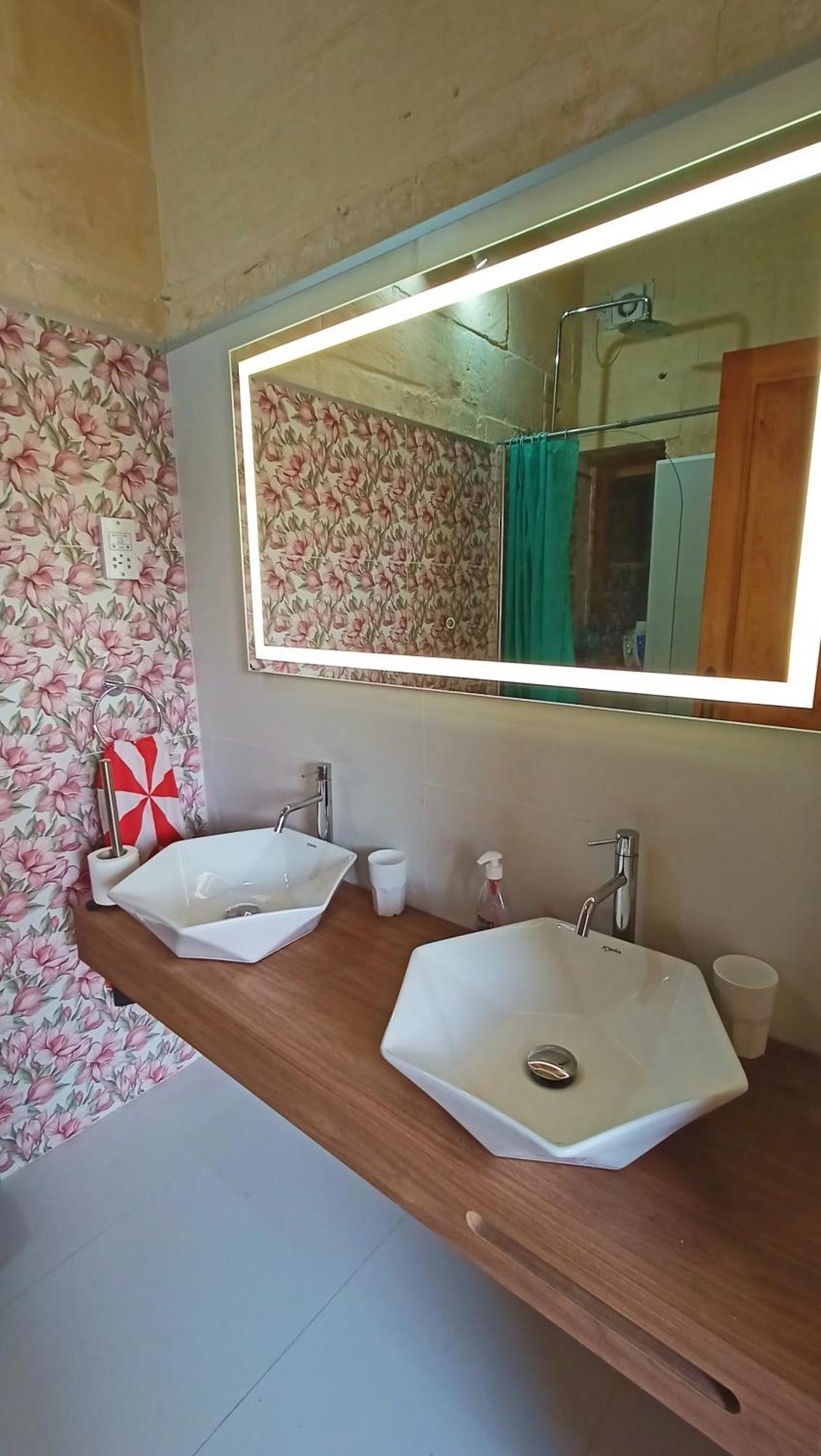 Arthome - Guest Rooms Арб Екстер'єр фото
